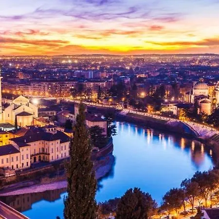 For Rent La Voliera Βερόνα